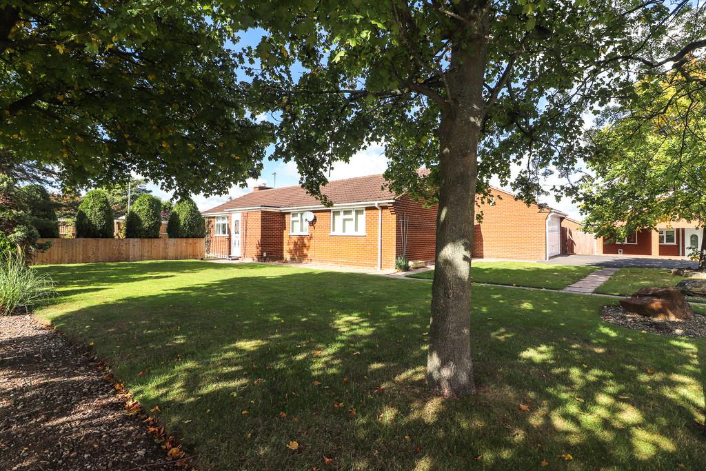 Sefton Road, Dosthill 3 bed detached bungalow for sale £455,000