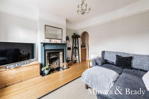 3 bedroom terraced house for sale - Churchill Road, Norwich