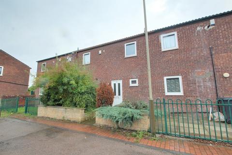 3 bedroom townhouse to rent, Bishopdale Road, Leicester