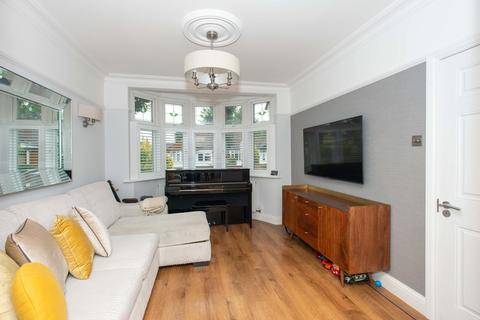 68 Oxhawth Crescent, Bromley, BR2 8BL
