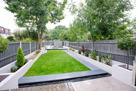 68 Oxhawth Crescent, Bromley, BR2 8BL