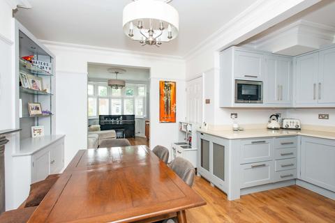 68 Oxhawth Crescent, Bromley, BR2 8BL