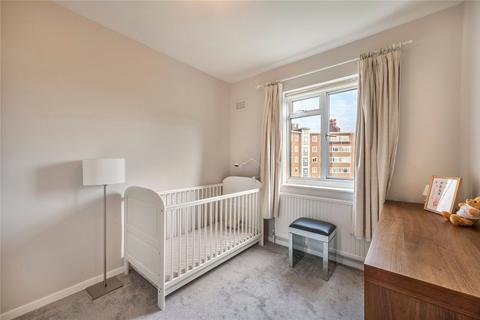 18, Queens Court Queens Road, Richmond, TW10 6LA