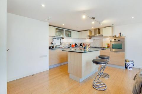 2 bedroom flat to rent - Reed Place, Clapham North, London, SW4