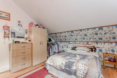 1 bedroom flat for sale - Markhouse Road, Walthamstow, London, E17