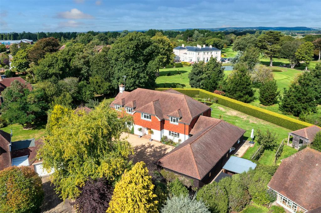 Ham Manor Close, Angmering, Littlehampton, West Sussex, BN16 5 bed