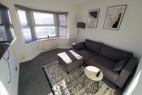 2 bedroom flat to rent, Derwentwater Grove, Leeds
