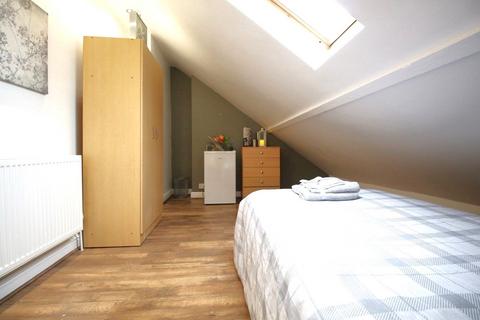 1 bedroom in a house share to rent, 128 Monks Road, Lincoln, Lincolnshire, LN2 5PH, United Kingdom