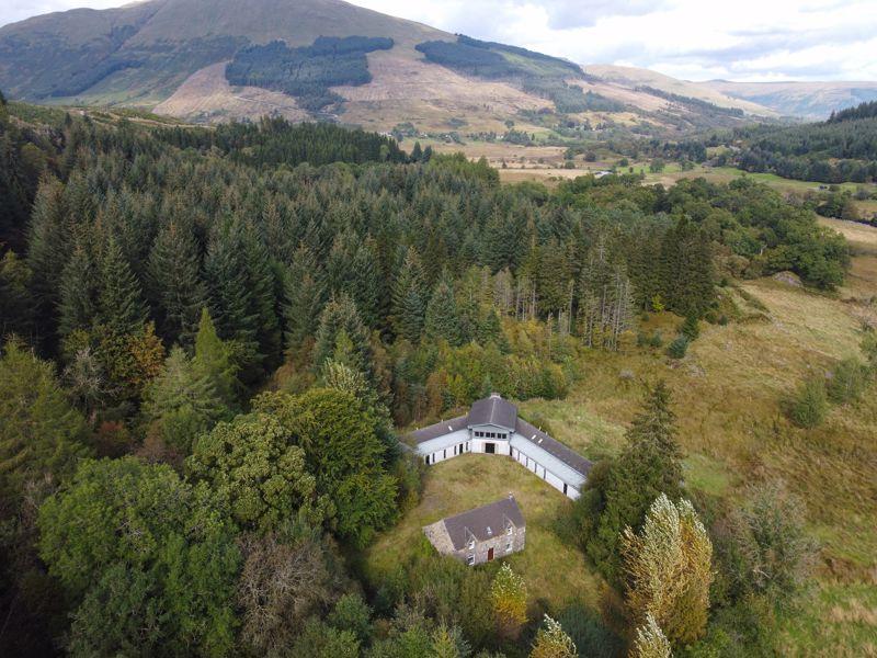Outdoor Centre & Lubnaig Cottage, Balafuil, Strathyre 8 bed character