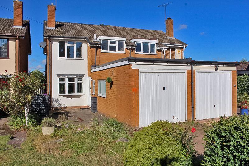 Oak Hill, FINCHFIELD 3 bed semidetached house £265,000