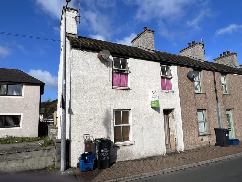 Holyhead, Isle of Anglesey. 3 bed end of terrace house £45,000