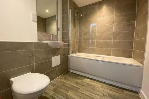 Studio to rent, Stockport Road, Ardwick, Machester, M13 0BR
