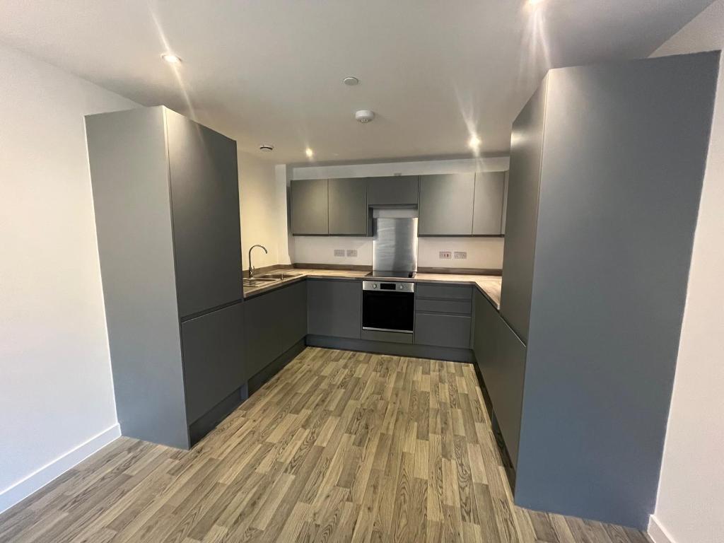 Apartment in Manchester, Victoria Park, Longsight - View 2