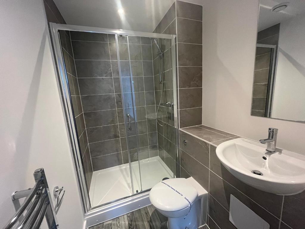 Apartment in Manchester, Victoria Park, Longsight - More