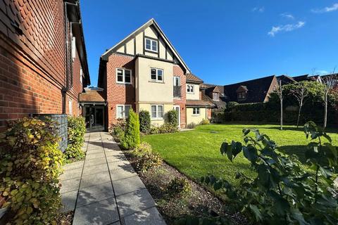 1 bedroom retirement property to rent, Limpsfield Road, Warlingham, Surrey, CR6 9RL