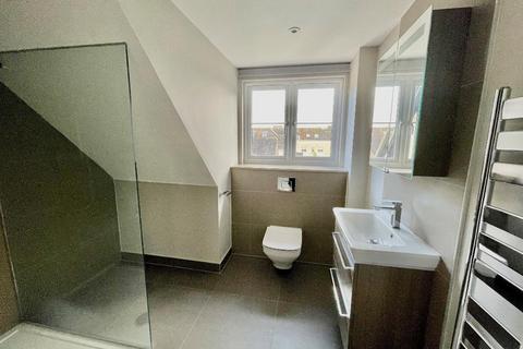 1 bedroom retirement property to rent, Limpsfield Road, Warlingham, Surrey, CR6 9RL