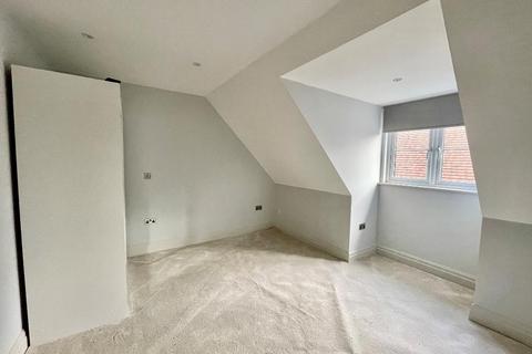 1 bedroom retirement property to rent, Limpsfield Road, Warlingham, Surrey, CR6 9RL