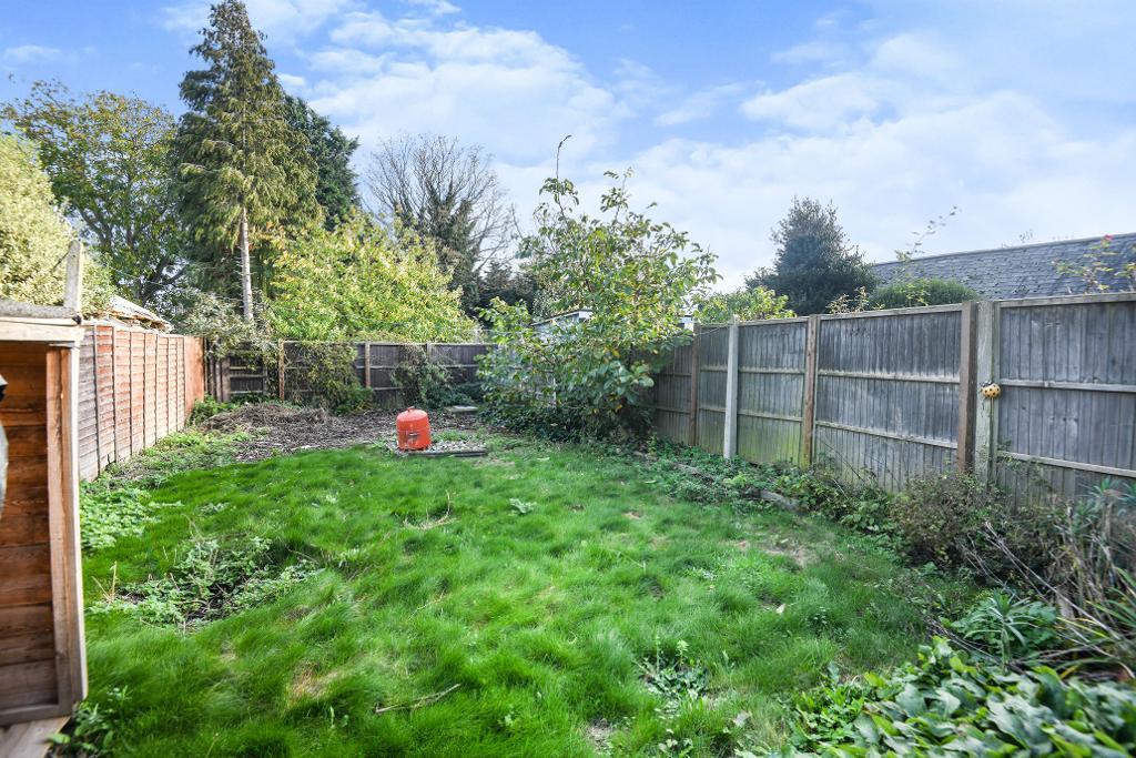 School Road, Upwell, Wisbech, Cambs, PE14 9EW 2 bed end of terrace