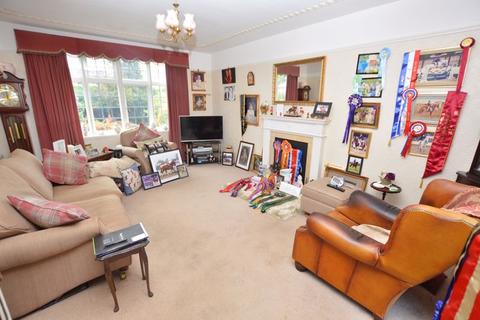 3 bedroom detached house for sale - Newton Road, Lowton, Warrington, WA3 2AF
