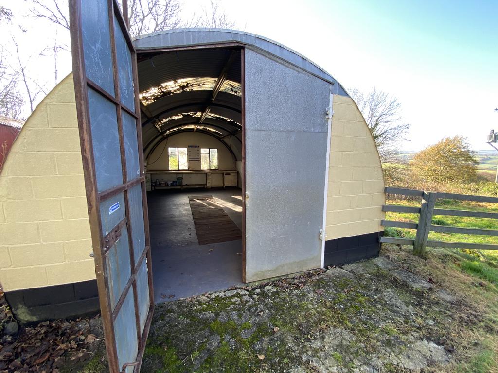 Dutch barn/workshop