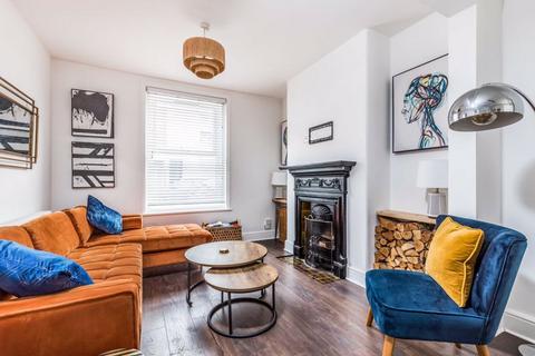 3 bedroom terraced house to rent, Landguard Road, Southsea