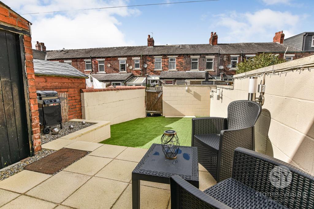 Brownhill Road, Blackburn, BB1 2 bed terraced house £130,000