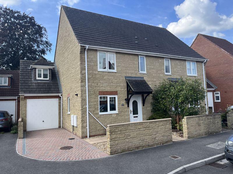Balsam Park, Wincanton 3 bed semidetached house £300,000
