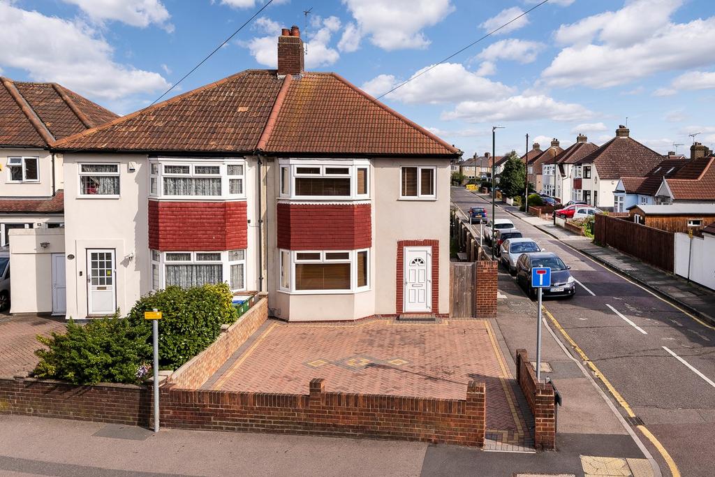 Pickford Lane, Bexleyheath, DA7 3 bed semidetached house for sale £