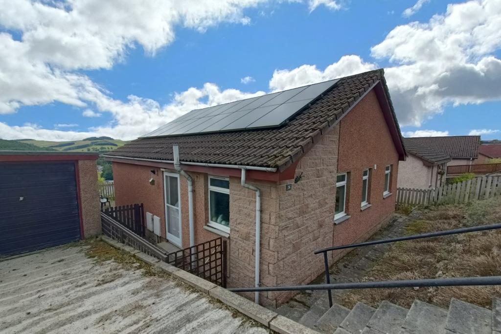 Ladhope Crescent, Galashiels, TD1 2 bed bungalow £220,000