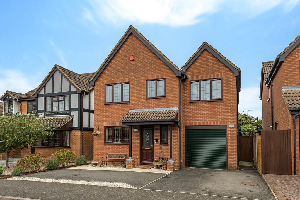Rose Walk, Toddington, LU5 5 bed property £500,000