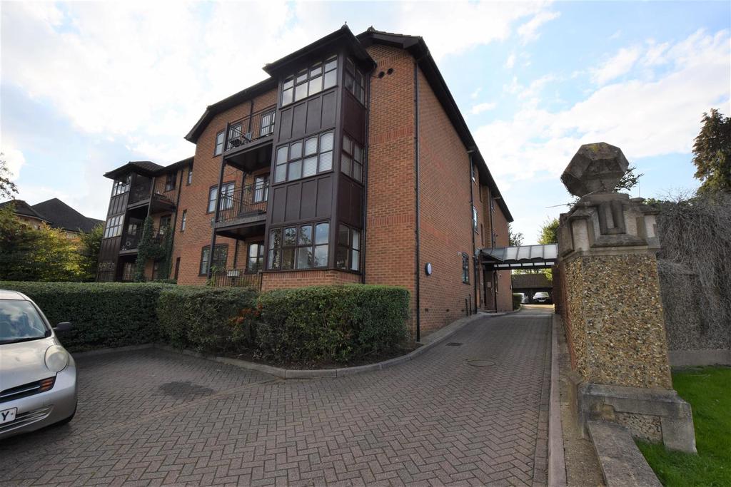 Holders Hill Road, Mill Hill 2 bed flat £1,650 pcm (£381 pw)