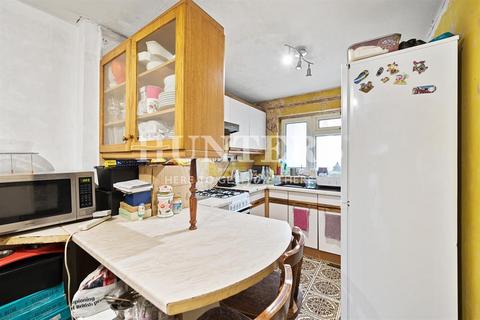 11 Tavistock Close, London, N16 8UZ