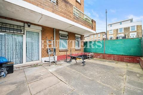 11 Tavistock Close, London, N16 8UZ