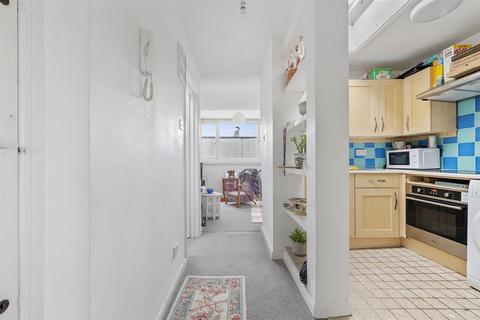 Flat A, 119 Newington Green Road, London, N1 4QY