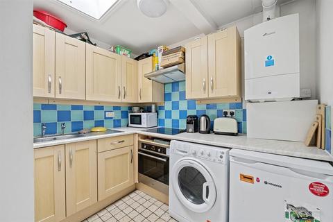 Flat A, 119 Newington Green Road, London, N1 4QY
