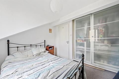 Flat A, 119 Newington Green Road, London, N1 4QY