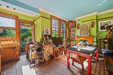 52 Durlston Road, London, E5 8RR