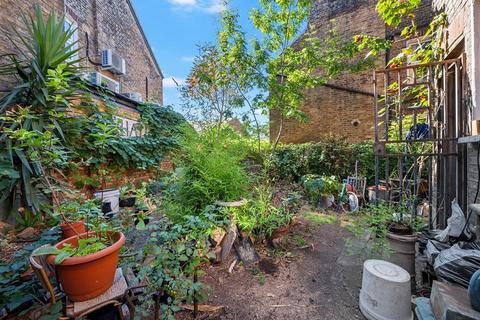 52 Durlston Road, London, E5 8RR