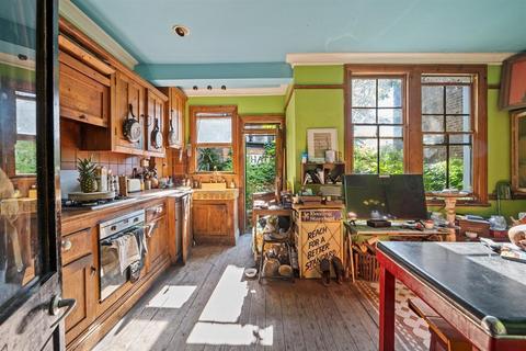 52 Durlston Road, London, E5 8RR