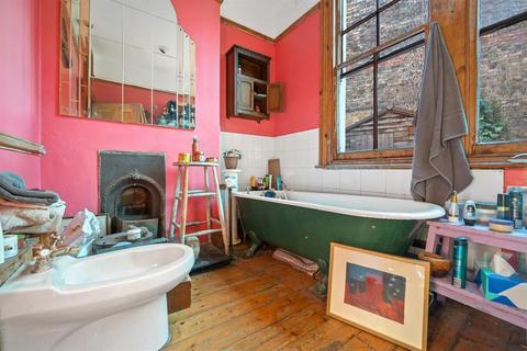 52 Durlston Road, London, E5 8RR