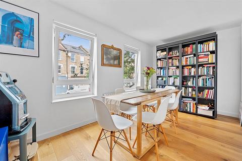 11 Median Road, London, E5 0PF