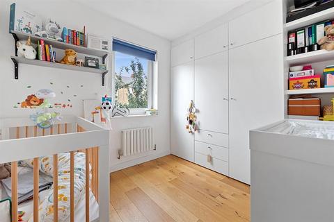 11 Median Road, London, E5 0PF
