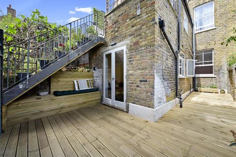 Flat A, 17 Osterley Road, London, N16 8SN