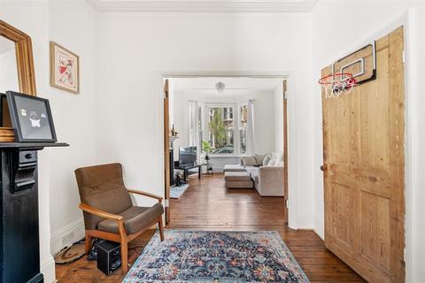 29 Belgrade Road, London, N16 8DH