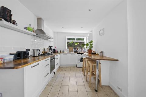29 Belgrade Road, London, N16 8DH