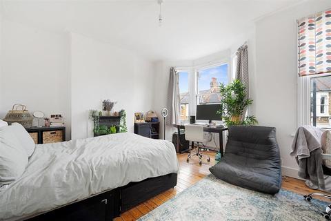29 Belgrade Road, London, N16 8DH