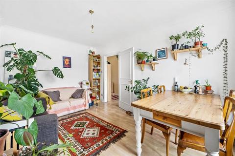 74 Springdale Road, London, N16 9NX