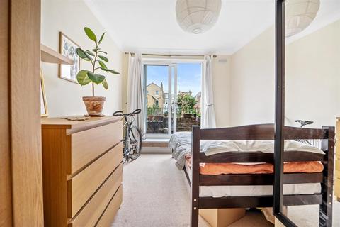 74 Springdale Road, London, N16 9NX