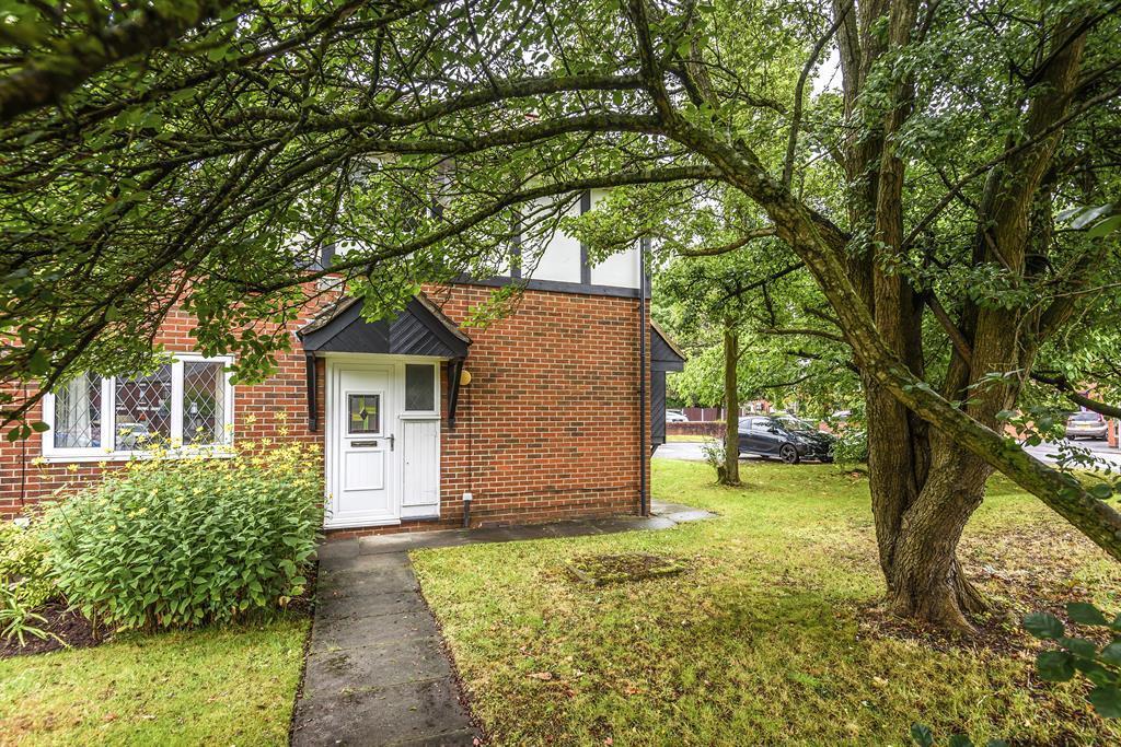 Holden Road, Leigh, WN7 2JJ 3 bed semidetached house for sale £240,000