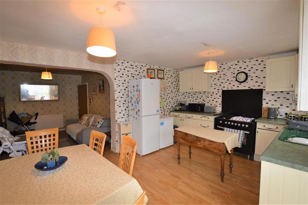 Links Way, Croxley Green 3 bed semidetached house £650,000